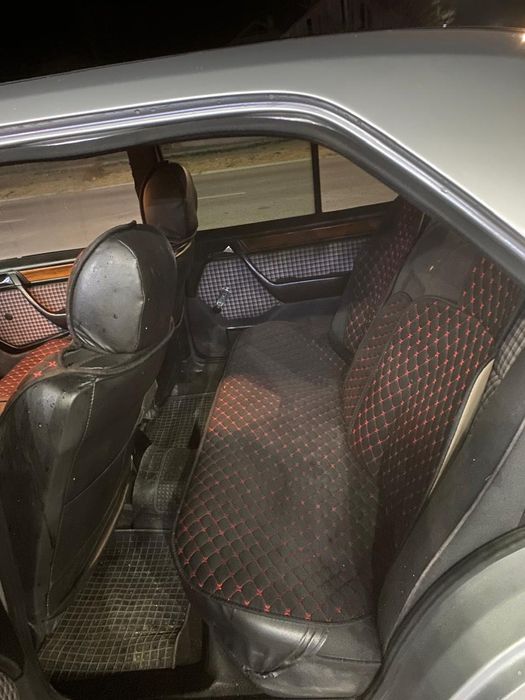 Мерседес 124.  2,2 автомат