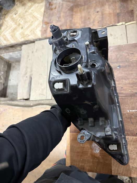 Фара ларгус правая