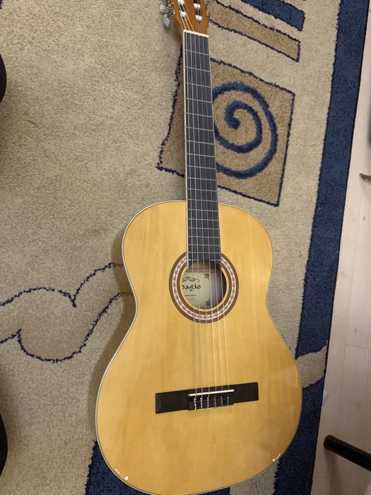 Гитара Адасио