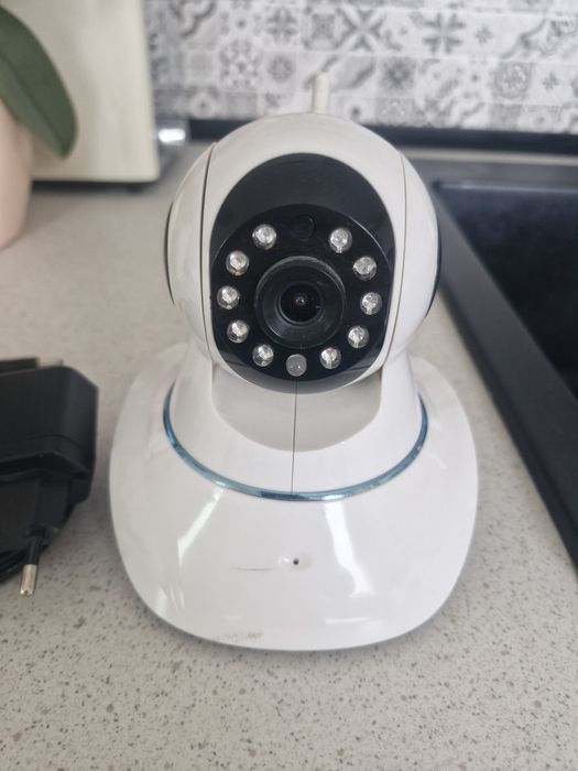 IP камера за наблюдение с нощен режим и 360 въртене