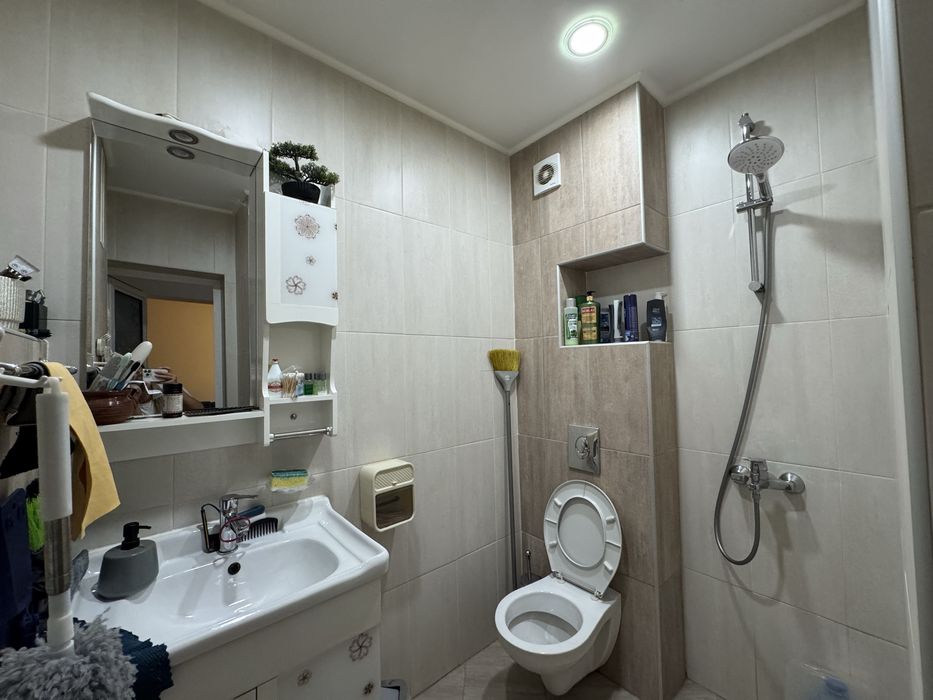 Дава се под наем Тристаен апартамент в Плевен, Идеален център - 65 кв.м за 127000 € - Снимка #8