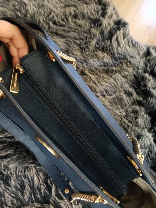 Дамска чанта на Michael Kors
