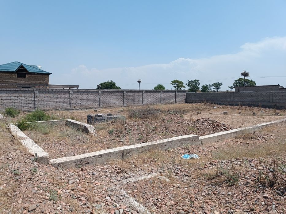 Uchaska 6 sotix sotiladi.