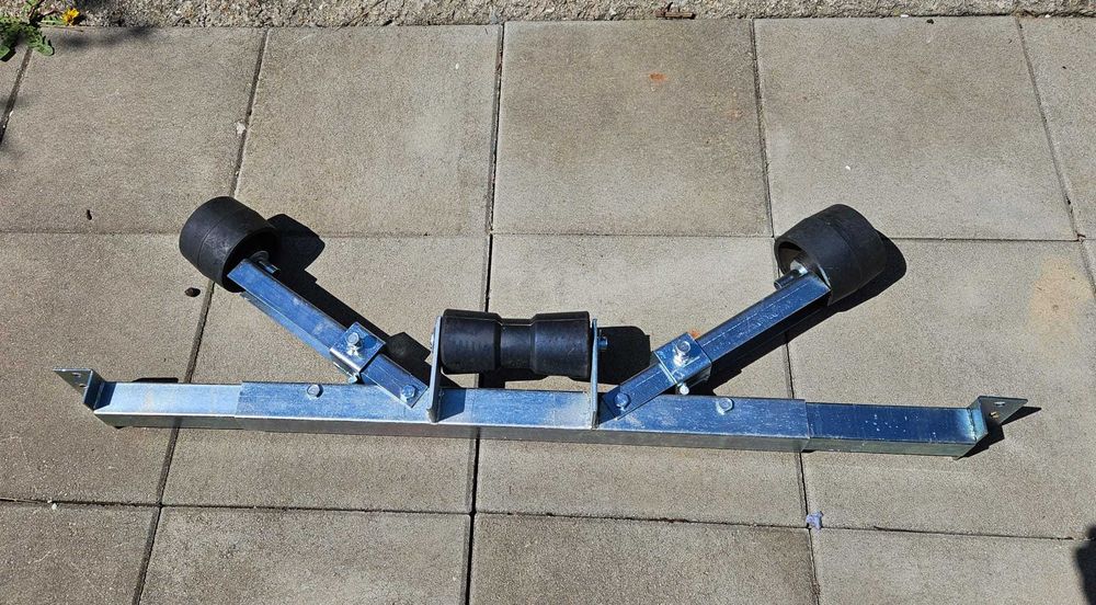 Suport cu role de chila pentru peridoc barca