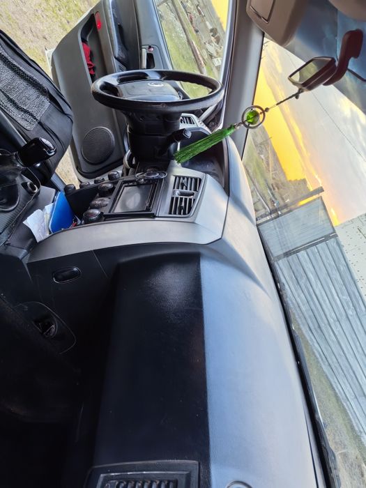 Жағдайы жақсы. Бірқолдан айдалған