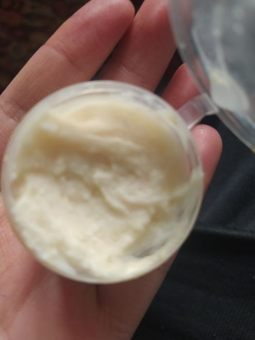 Ajinlarga qarshi yuz uchun krem  tabiiy