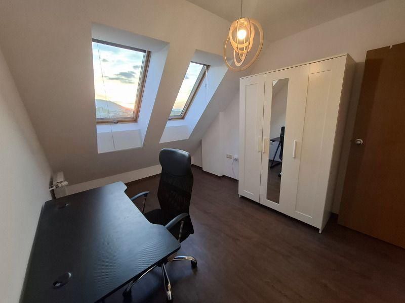 Дава се под наем Четиристаен апартамент в София, Дианабад - 200 кв.м за 999 € - Снимка #9