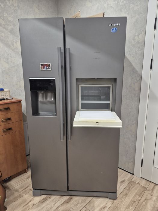 Холодильник двухдверный самсунг