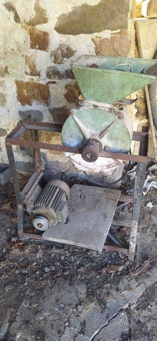 Фуражомелка трифазна