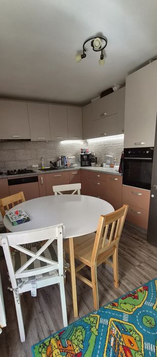 [DE VÂNZARE] Duplex MODERN 3 camere | Complet mobilat & utilat | 3 locuri parcare – Valea Adâncă (Strada Cornești)