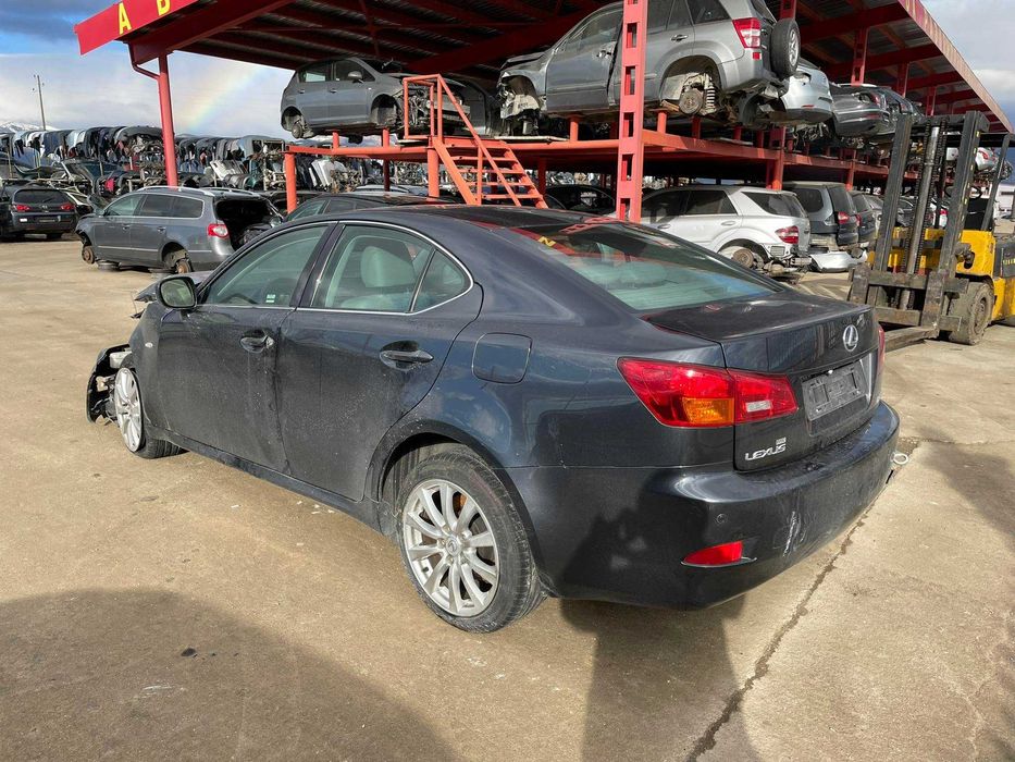 Лексус IS 220  2.2 дизел 177к.с.