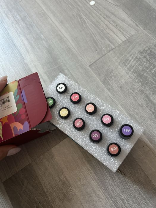 лампа за гел лак с лакове