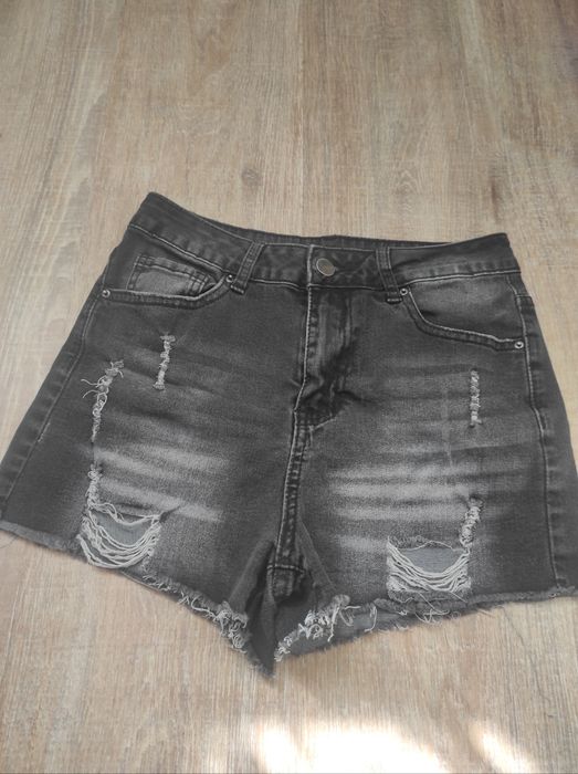 Дънкови къси панталонки М размер