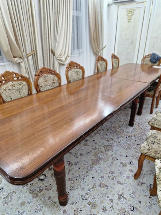 Тез арада стол стульялар сатылады