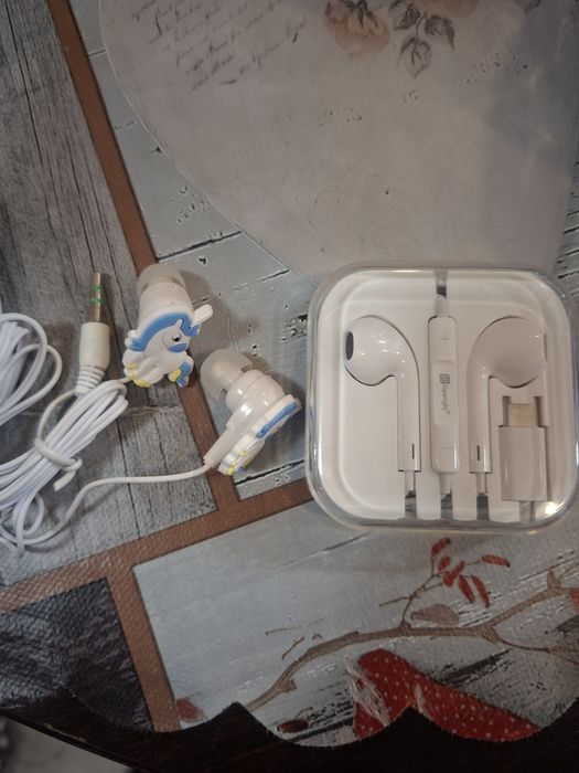 Слушалки за телефон 6 €.за брой