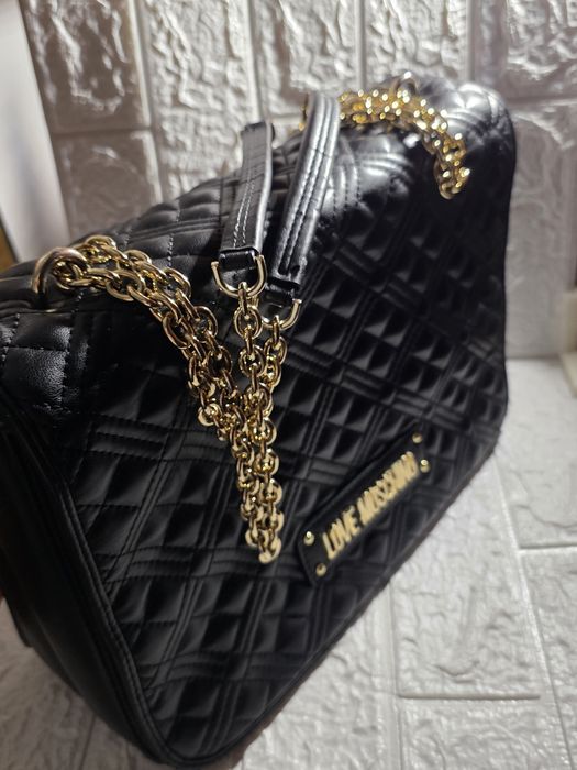 Geanta dama, Moschino