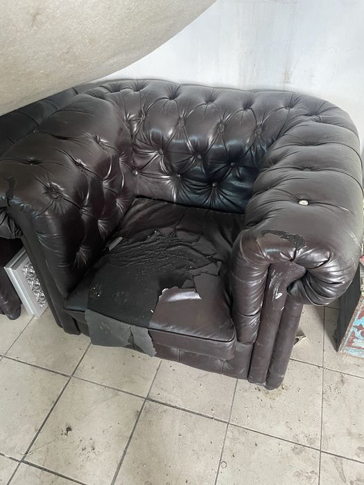 Продам диван и 2 кресла  в нормальном состоянии стоит в времянке