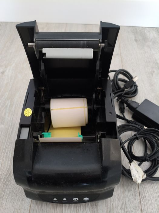 Продам монитор и принтеры чеков