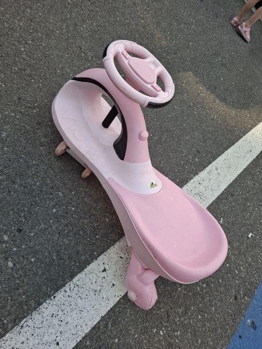 Masinuta fara pedale cu lumini si sunete