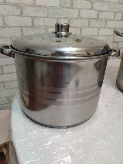 Продам кастрюлю 11 лтровую