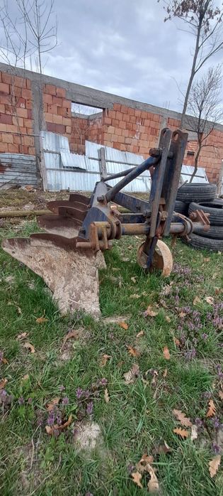 De vânzare,plug și disc