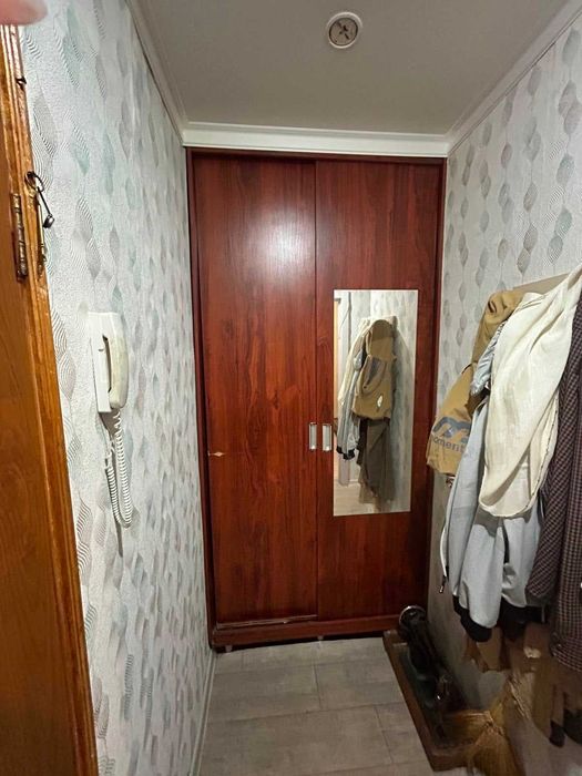 Продам 1 комнатную в районе 11 школы
