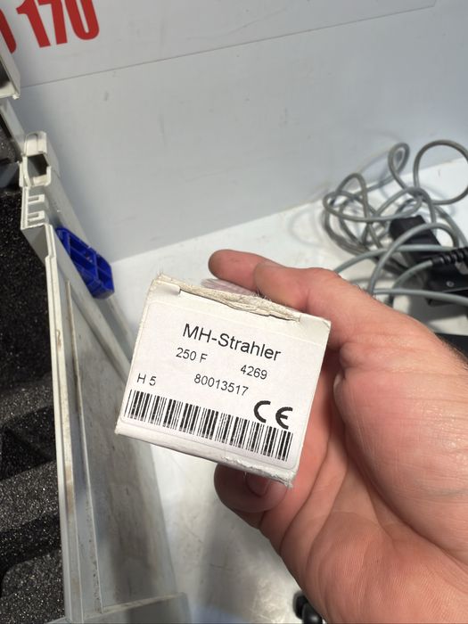 Honle  UV technolgies lampa dizolvat intarit adezin epoxi piese placi electronice industriale