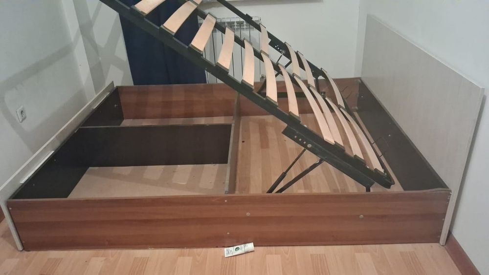 Продам двухспальную кровать