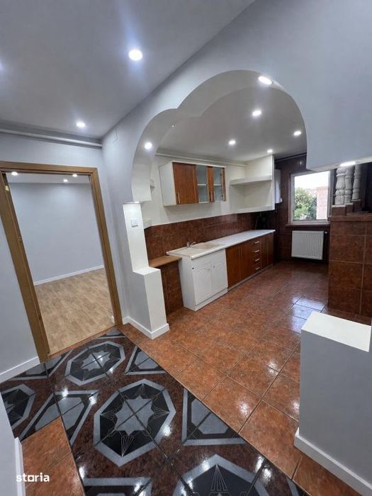 Apartament 4 camere, 74.64 mp, zona Craiovita Noua