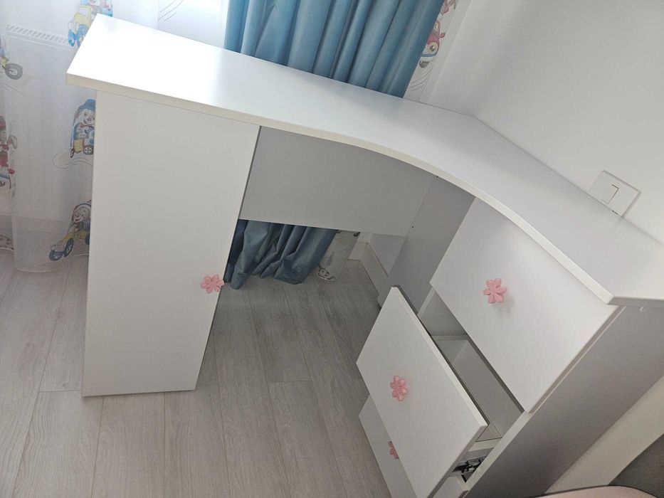 Birou copii in stare foarte buna