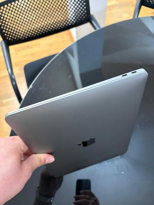 MacBook Air 2020 13 inch Stare Foarte Buna
