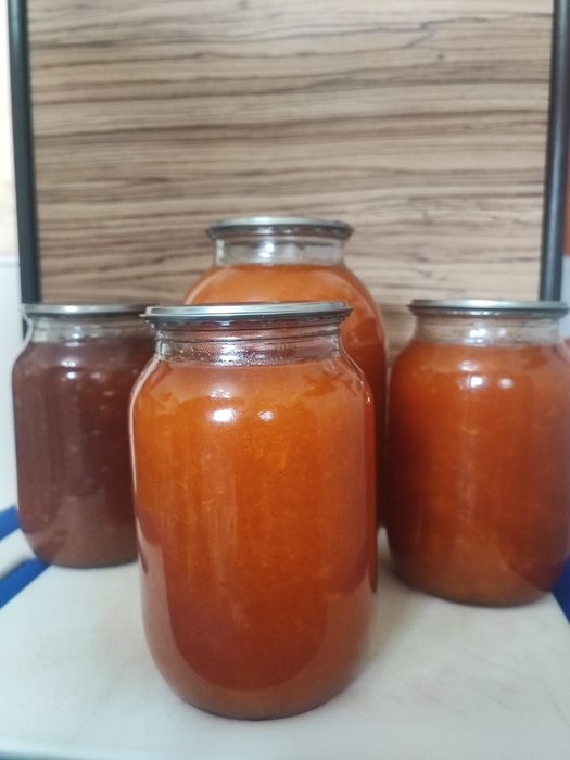 Продается абрикосовое варенье,и яблочный джём  вкусный.