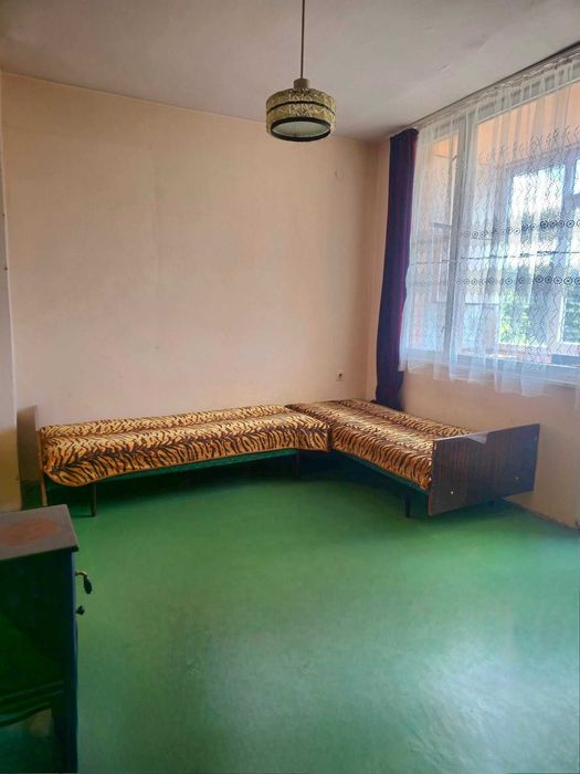 Продава се Тристаен апартамент в Търговище, Център - 72 кв.м за 1020 €/кв.м - Снимка #2