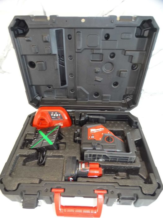 Резервиран - Milwaukee M12 3PL - 3D зелен лазерен нивелир