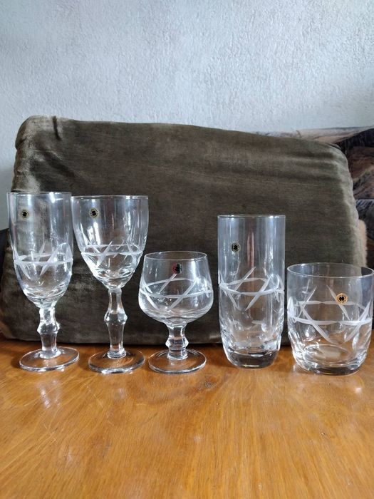 Кристални сервиви