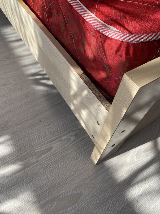 Продам кровать срочно