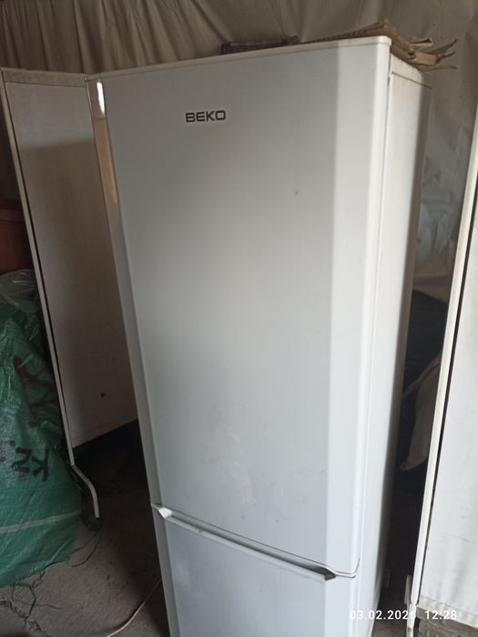 Холодильник двух камерный ВЕКО
