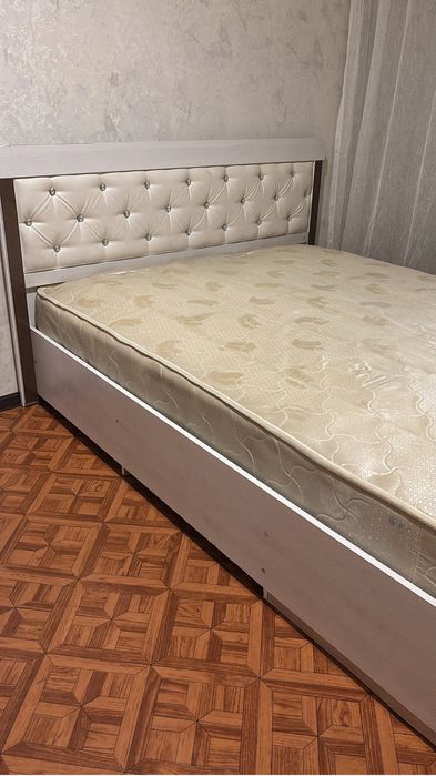 Кровать для спальни