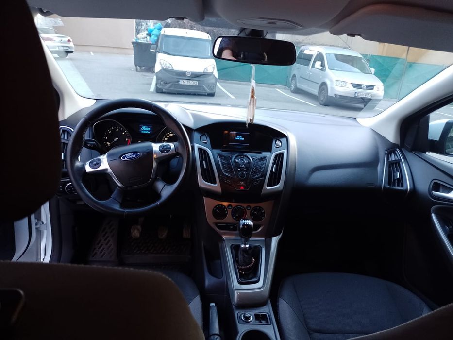 FORD Focus 2012 — imagine 5