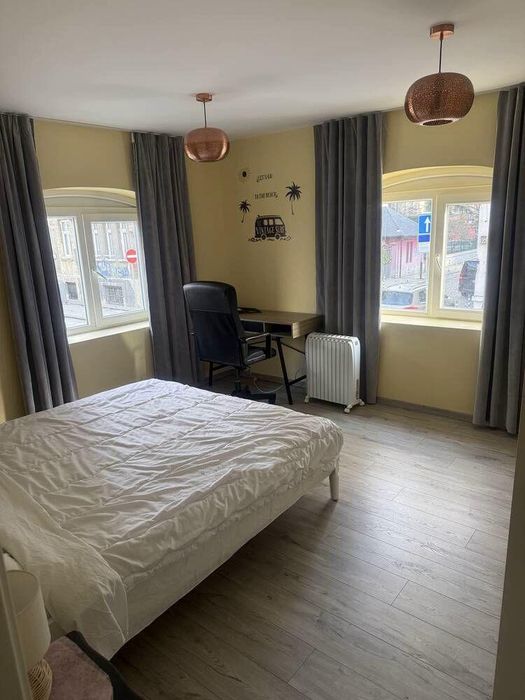 Тристаен апартамент в центъра на София.