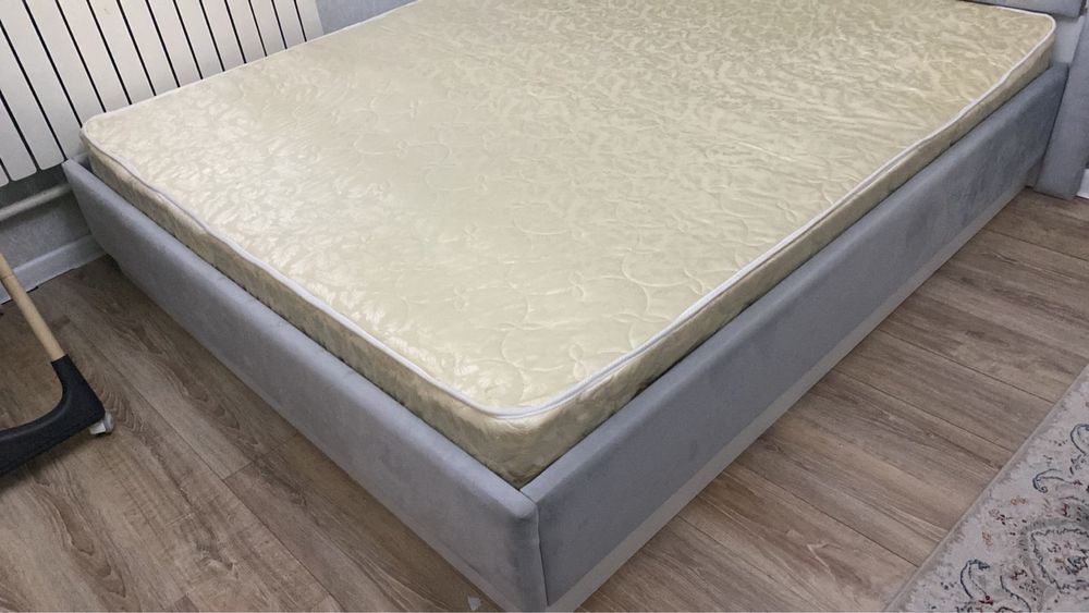 Спальный диван..