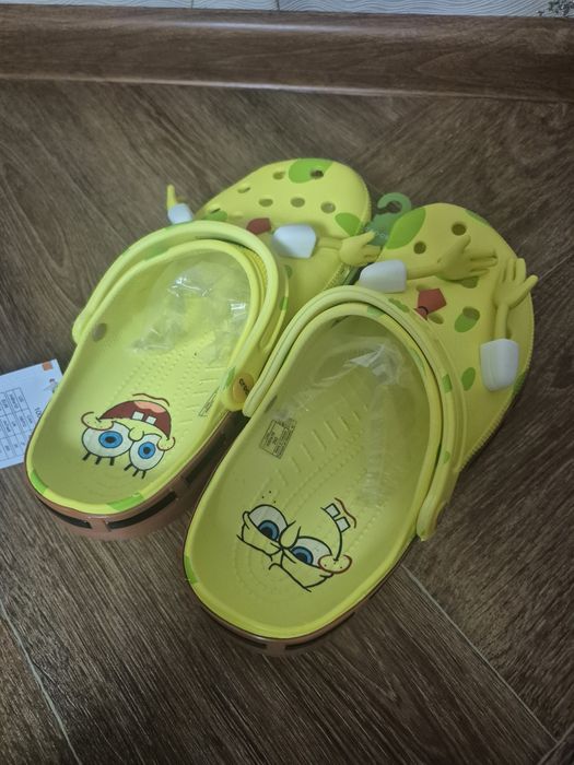 Продам Crocs SpongeBob