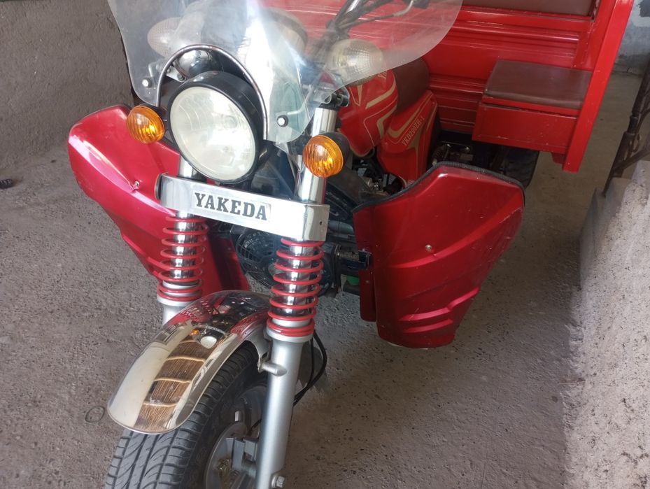Yakeda moto сотилади