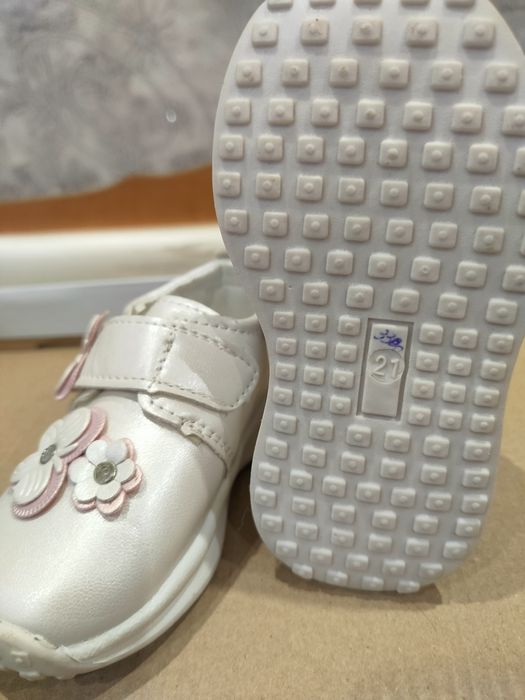 Продам детские туфельки