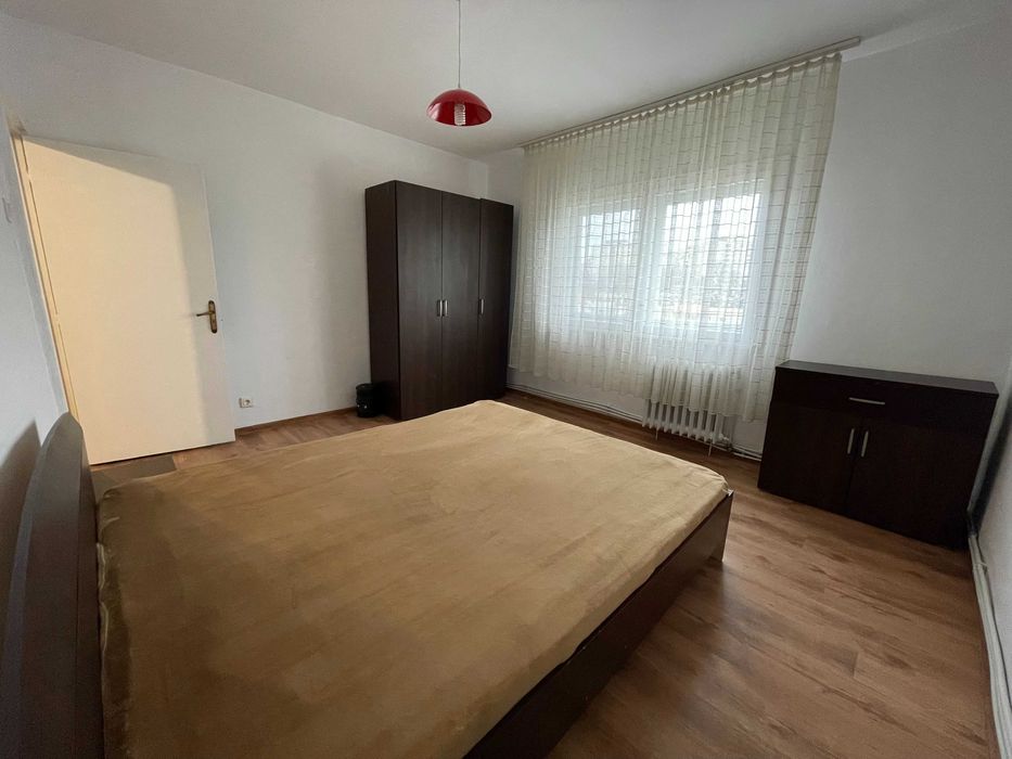 (PF) persoana fizica inchiriez apartament cu 2 camere pe str. Plopilor