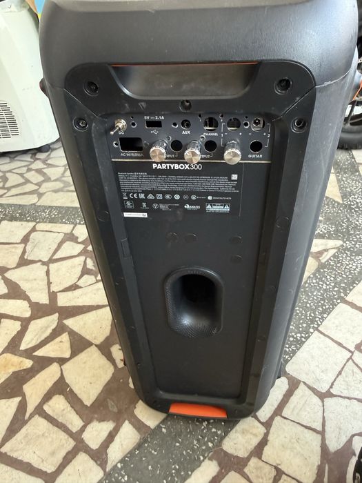 Jbl partybox 300 modificata