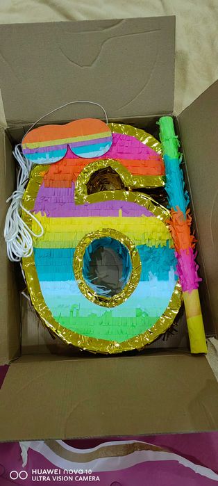 Пинята, пълна с изненади