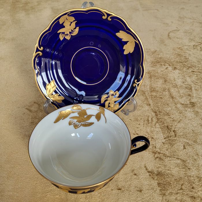 Антикварная чайная пара