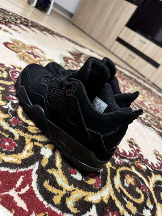 Jordan 4 black cat