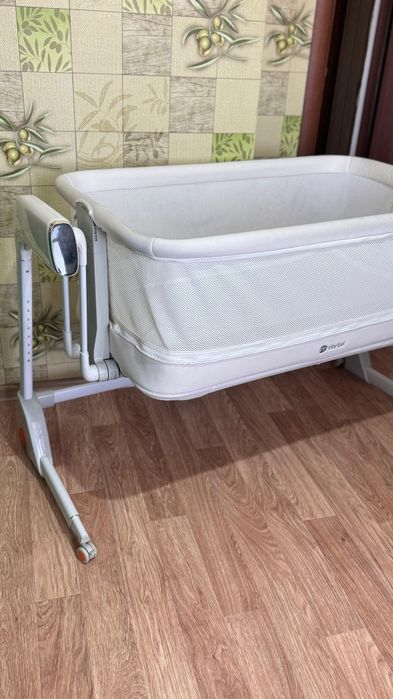 Продам детскую кровать игрушкой